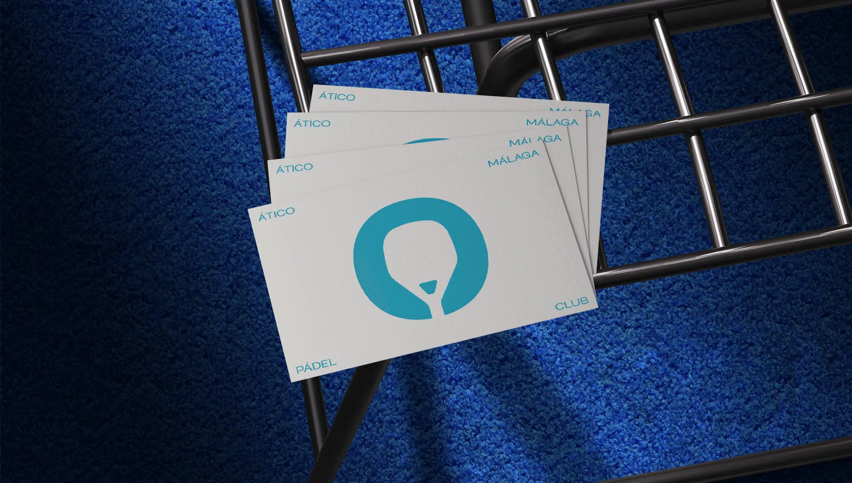 Branding de Ático Pádel Club en equipamiento y material de pádel