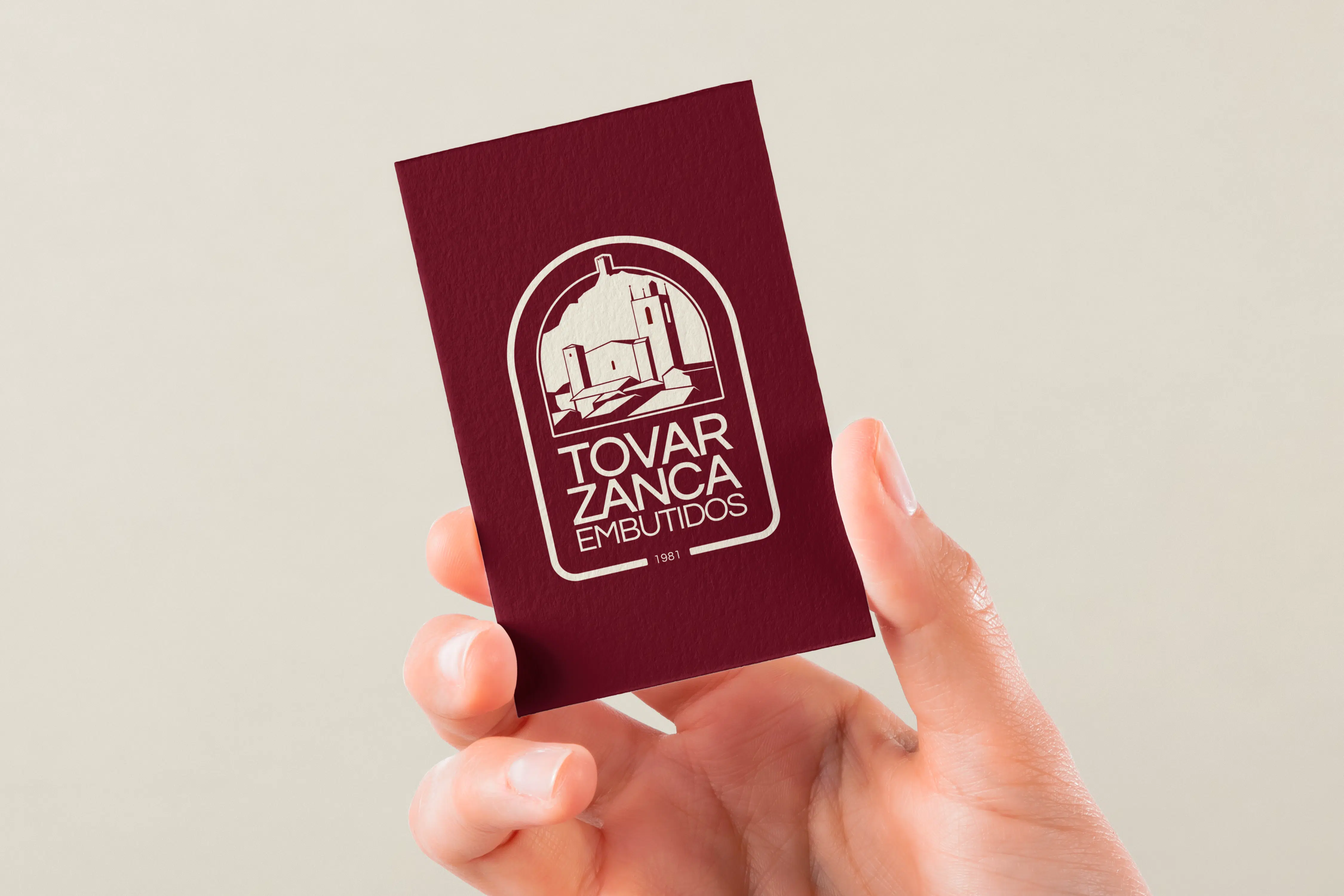 Logotipo de Embutidos Tovar Zanca con identidad visual tradicional y carácter artesanal